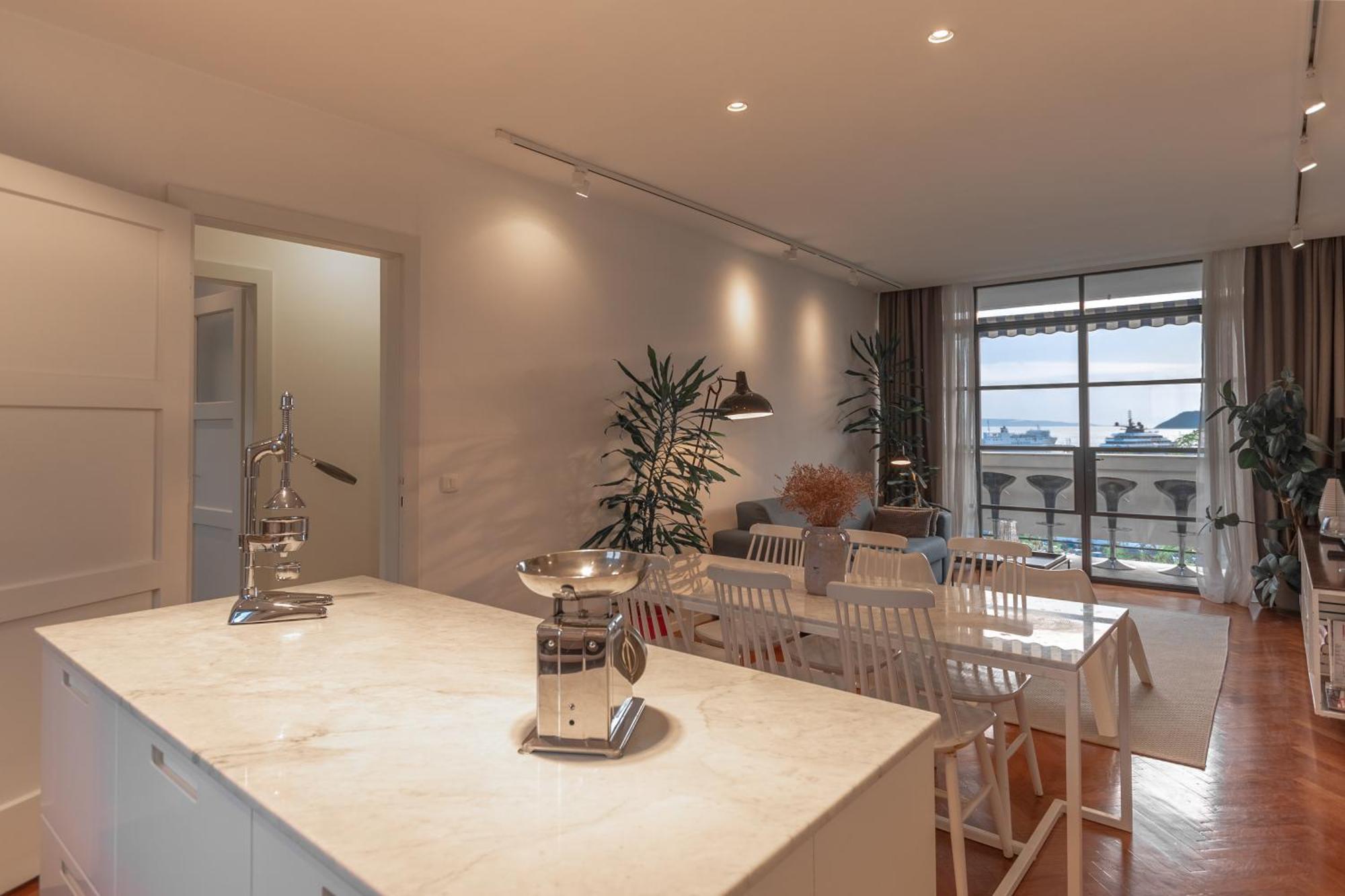 Apartmán Bregos Superior - Unique Design 3-br - Unbelievable Panoramic View Of - Walking Distance From Unesco Palace And Bacvice - Free Parking - Buralux *
