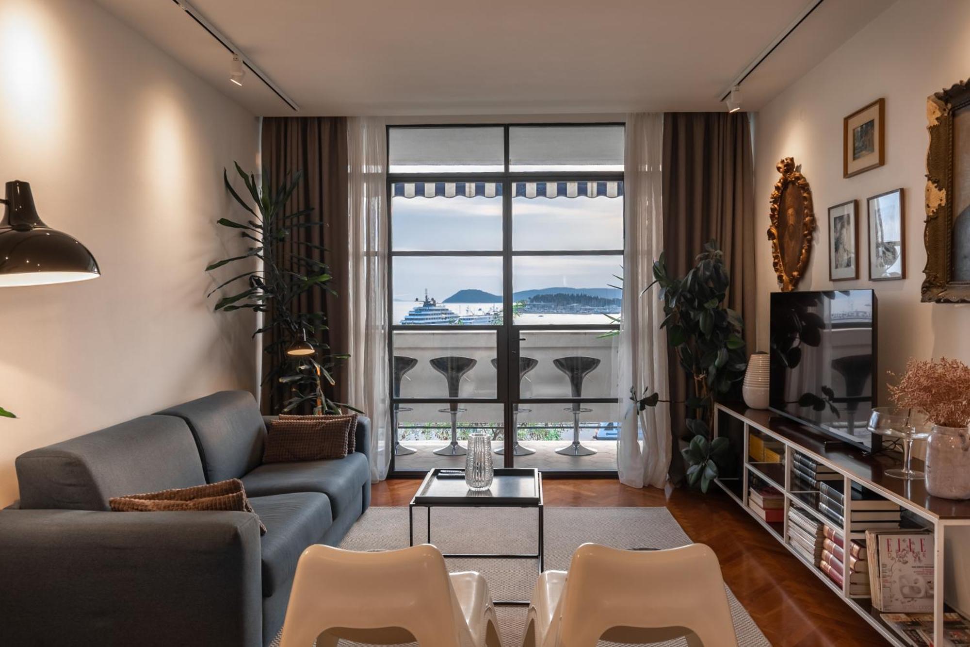 Bregos Superior - Unique Design 3-br - Unbelievable Panoramic View Of - Walking Distance From Unesco Palace And Bacvice - Free Parking - Buralux Apartmán Split